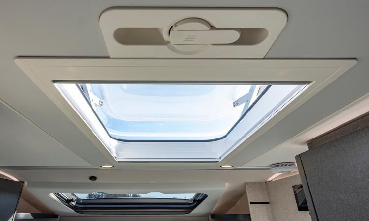 Skylight in motorhome 