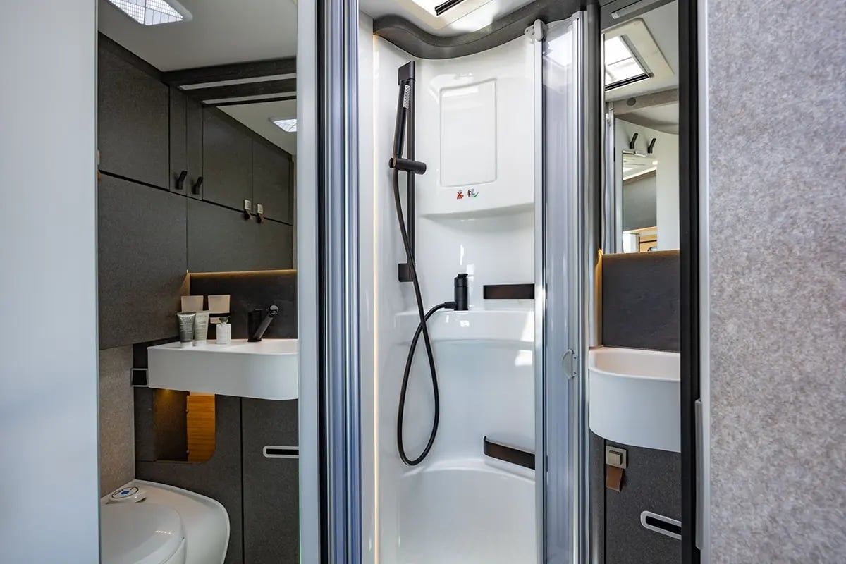 HYMER T580 Bathroom