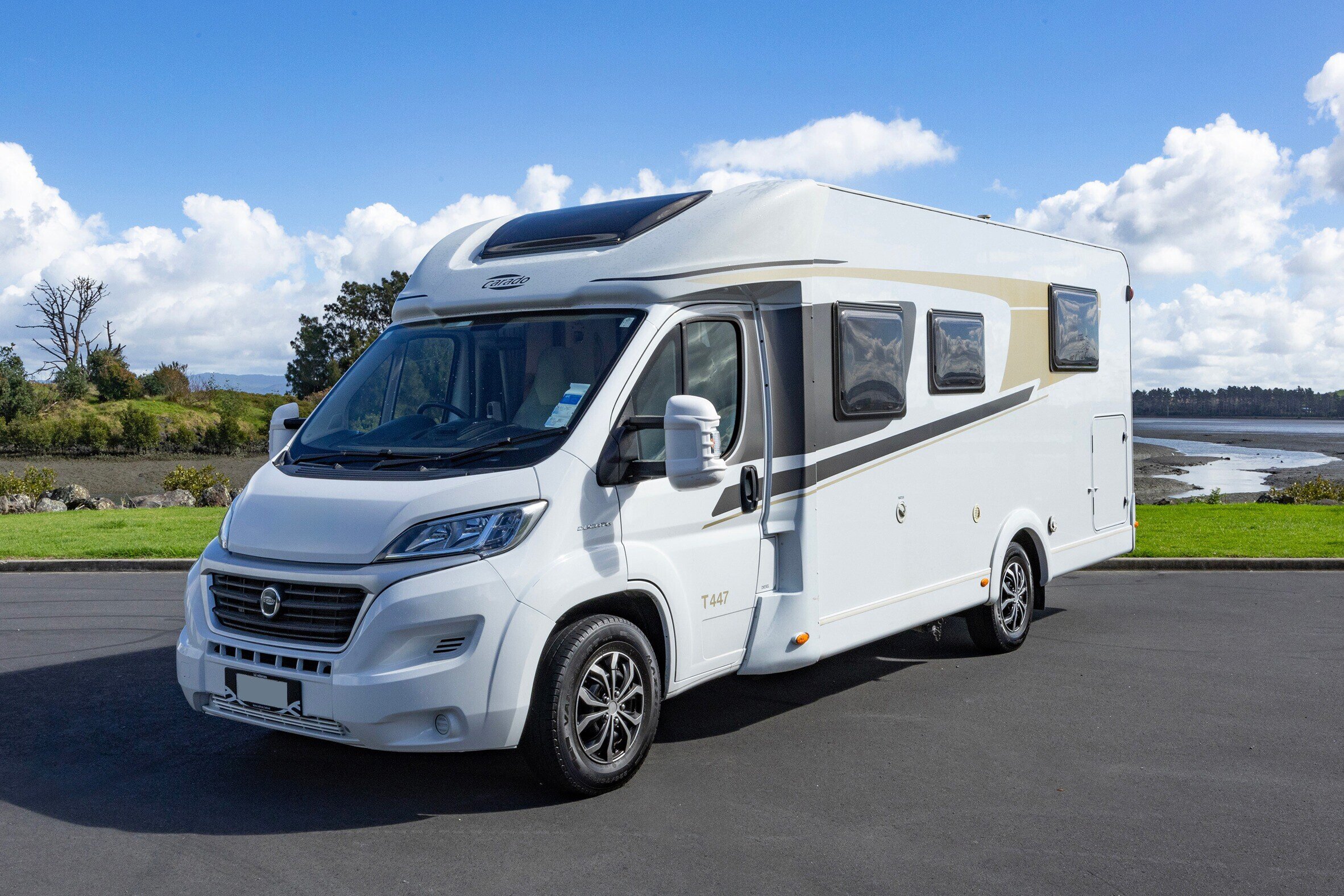 Wilderness 2019 Carado T447 motorhome front angle